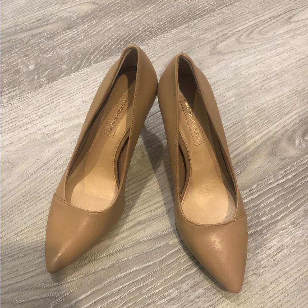 Antonio Melanie nude heels